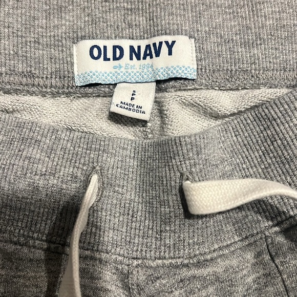 Old navy joggers - Picture 4 of 5